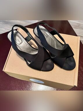 Cloudwalkers by Avenue Black Slingback Block Heel Sandals Women’s 8W